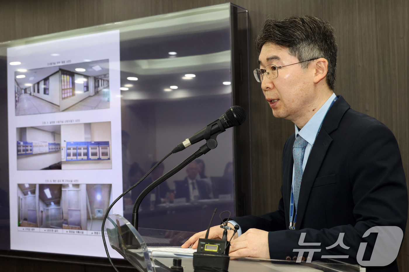 (서울=뉴스1) 국회사진기자단 = 허성규 서울중앙지검 인권보호관이 9일 서울 여의도 서울중앙지검에서 열린 국회 윤석열 정권 정치검찰 조작기소 의혹 진상규명을 위한 국정조사 특별위원 …