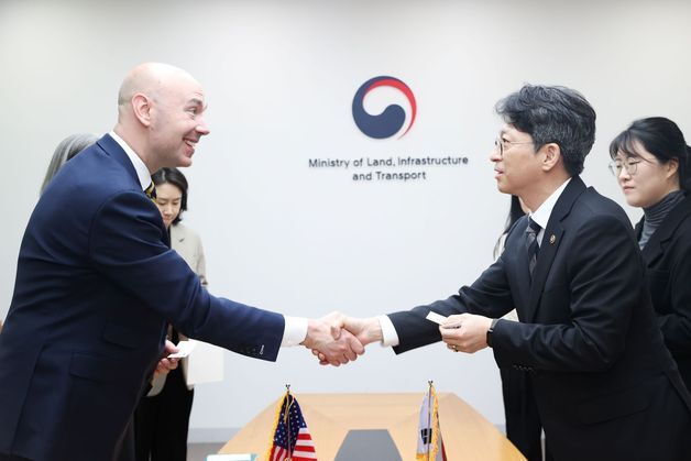홍지선 국토차관, 미국 도로교통안전청장 면담…車 안전 협력