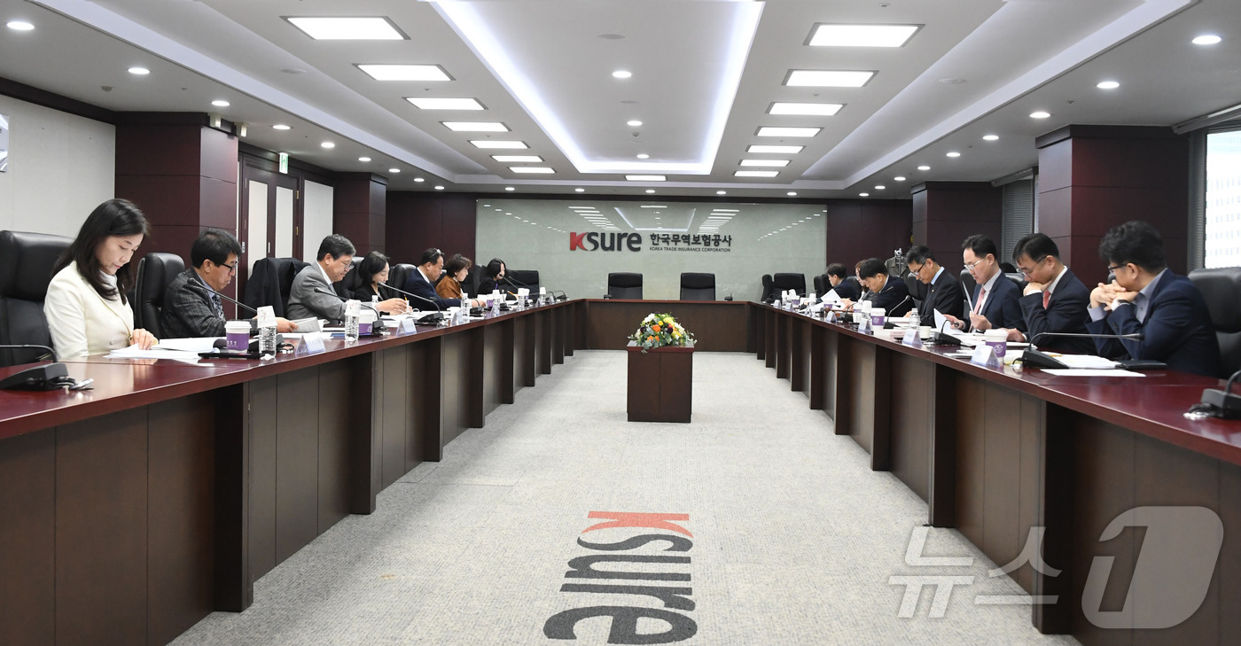 (서울=뉴스1) = 허장 재정경제부 차관이 9일 서울 종로구 한국무역보험공사에서 열린 제4회 공공기관운영위원회에서 발언을 하고 있다. (재정경제부 제공. 재판매 및 DB 금지) 2 …