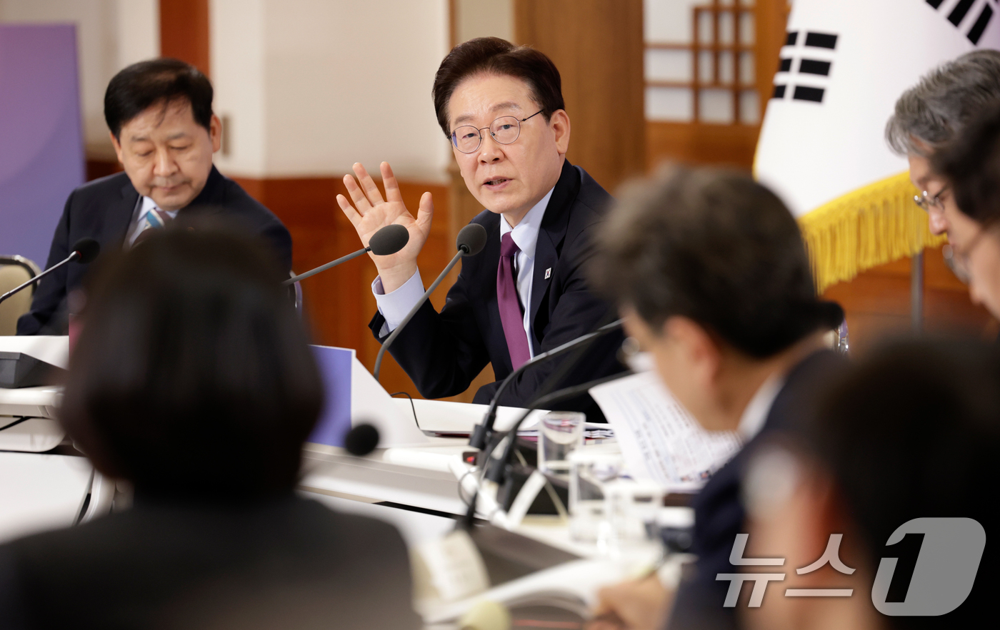 (서울=뉴스1) 허경 기자 = 이재명 대통령이 9일 청와대에서 열린 국민경제자문회의 제1차 전체 회의에서 발언하고 있다. (청와대통신사진기자단) 2026.4.9/뉴스1