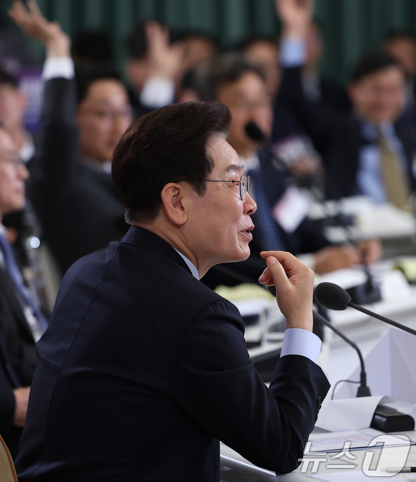 (서울=뉴스1) 이재명 기자 = 이재명 대통령이 9일 청와대에서 열린 국민경제자문회의 제1차 전체회의에서 발언하고 있다 (청와대통신사진기자단) 2026.4.9/뉴스1