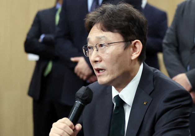 모두발언하는 박윤영 KT 대표