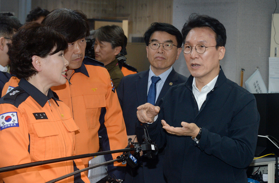 전북 119 종합상활실 찾은 김민석 총리