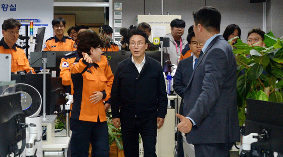 전북소방본부 구급상황관리센터 찾은 김민석 총리