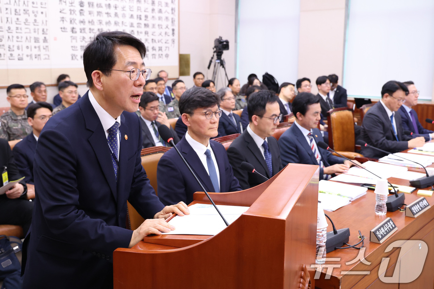 (서울=뉴스1) 신웅수 기자 = 황종우 해양수산부 장관이 9일 서울 여의도 국회에서 열린 윤석열정권정치검찰조작기소의혹사건진상규명국정조사특별위원회 전체회의에서 업무보고를 하고 있다. …