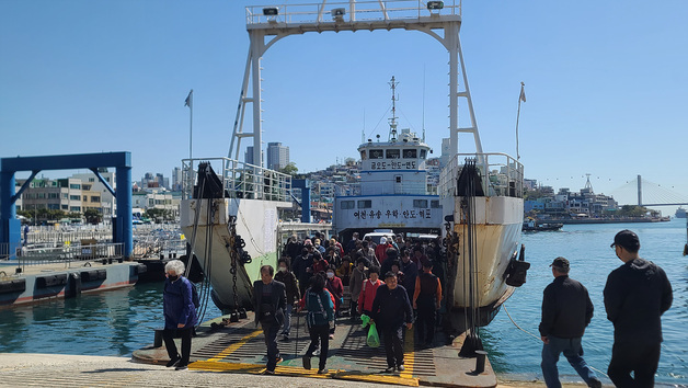 여수시, 연도 항로 '끊길 위기' 막았다…명가해운과 10년 간 운항 협약
