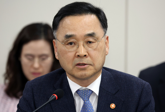 차정인, 교육 현안 점검