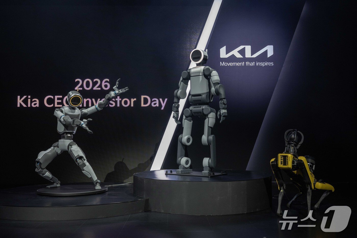 본문 이미지 -  보스턴다이나믹스 아틀라스, 스팟. (현대차그룹 제공) 