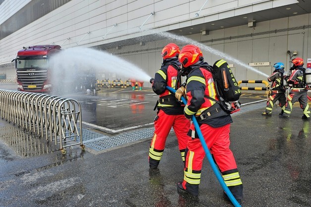 화학 사고 대응력 높인다…한강청, 삼성전자서 민·관 합동훈련