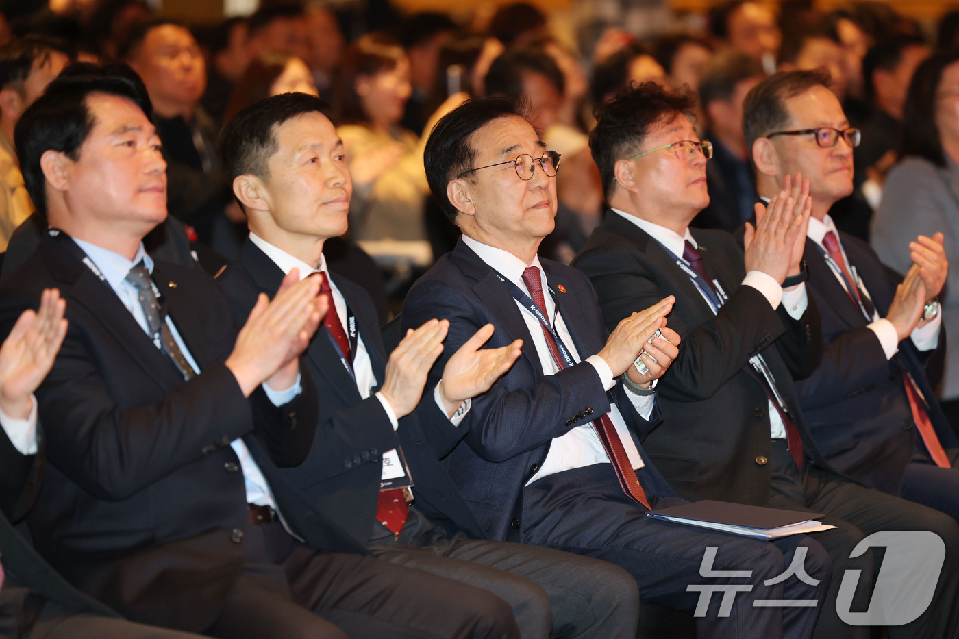 (서울=뉴스1) 이광호 기자 = 김윤덕 국토교통부 장관이 9일 오후 서울 영등포구 FKI타워에서 열린 드론 산업 얼라이언스 제1차 총회에 참석해 있다.  2026.4.9/뉴스1