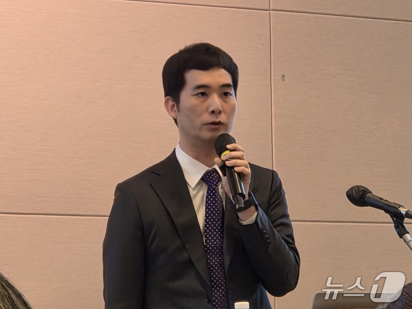 본문 이미지 - 김호섭 한국신용평가 연구위원이 9일 서울 여의도 한국경제인협회 콘퍼런스센터에서 진행된 세미나에서 발표를 하고 있다. 2026. 4. 9/뉴스1 황진중 기자