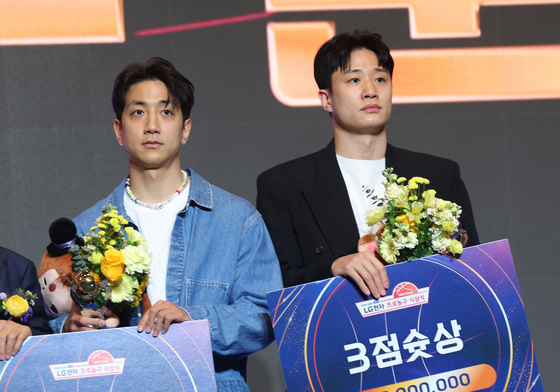 어시스트상·3점슛상 수상한 허훈·허웅 형제