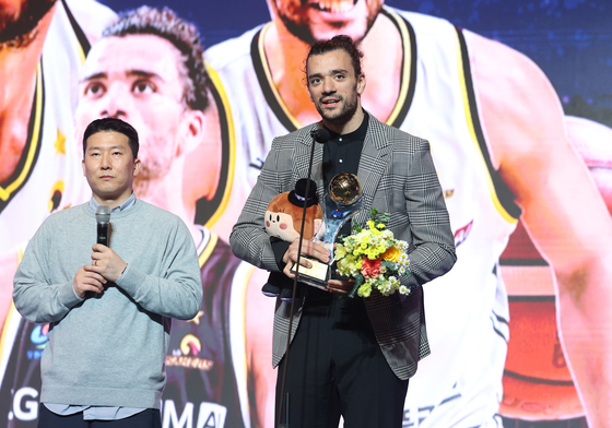 외국선수 MVP 수상한 아셈 마레이