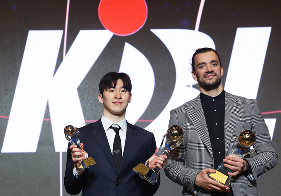 프로농구 MVP 수상한 이정현과 아셈 마레이