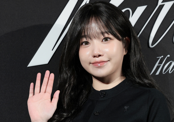 조유리, 미소 맑음