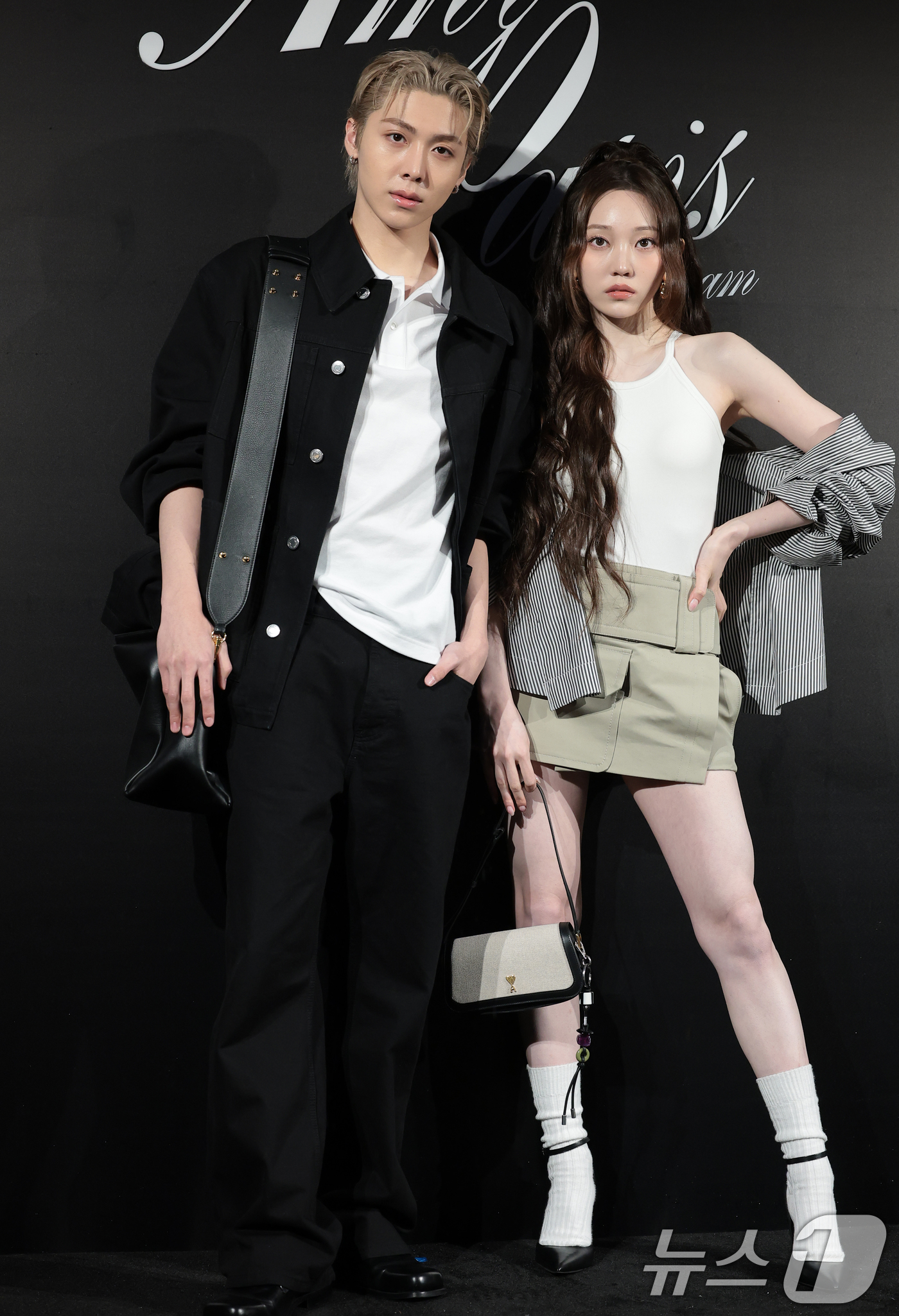 (서울=뉴스1) 권현진 기자 = 올데이프로젝트 우찬과 영서(오른쪽)가 9일 서울 한남동에 위치한 한 패션 브랜드 플래그십 스토어 오픈 행사에 참석해 포즈를 취하고 있다. 2026. …