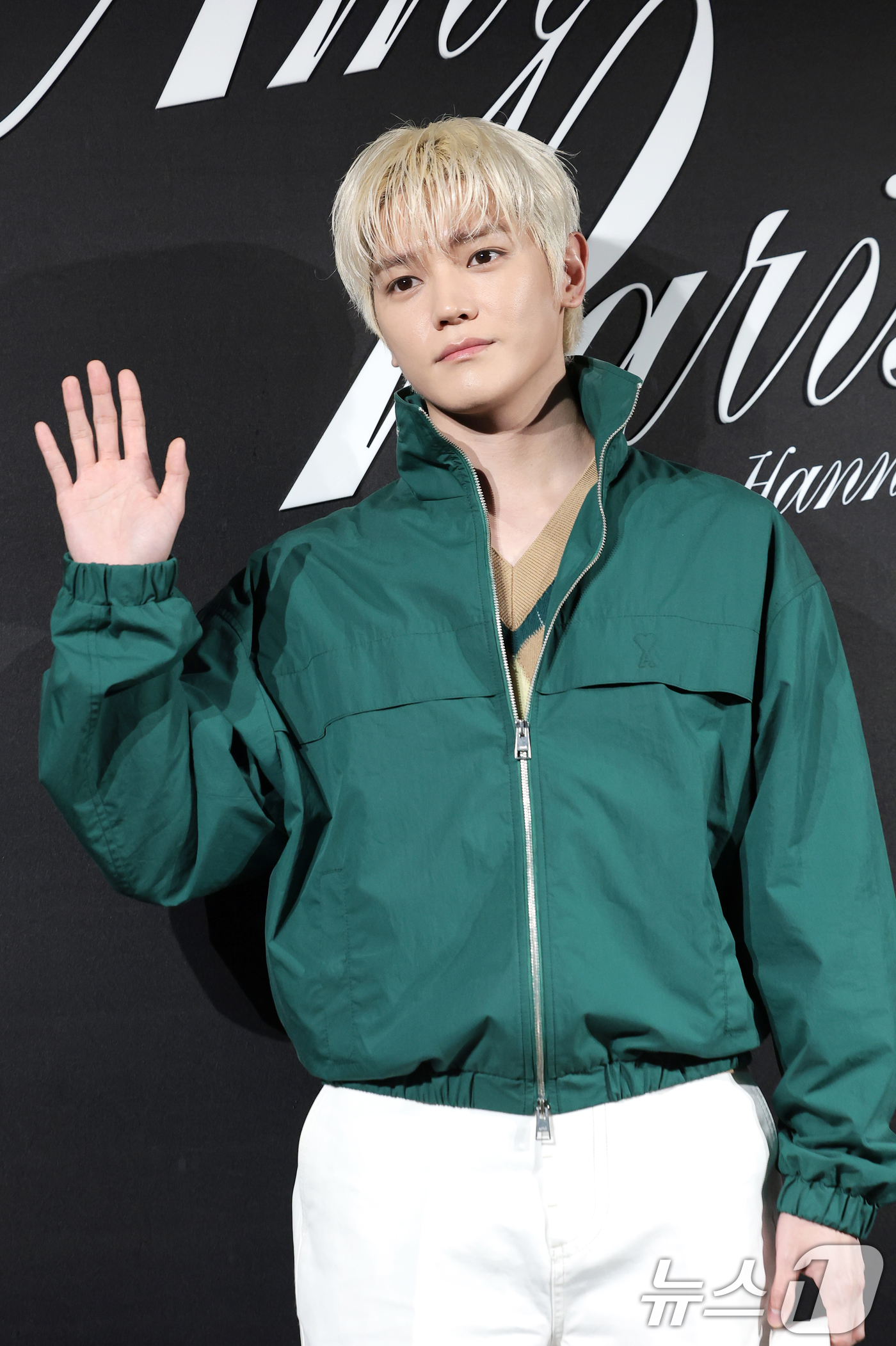 (서울=뉴스1) 권현진 기자 = NCT 태용이 9일 서울 한남동에 위치한 한 패션 브랜드 플래그십 스토어 오픈 행사에 참석해 포즈를 취하고 있다. 2026.4.9/뉴스1