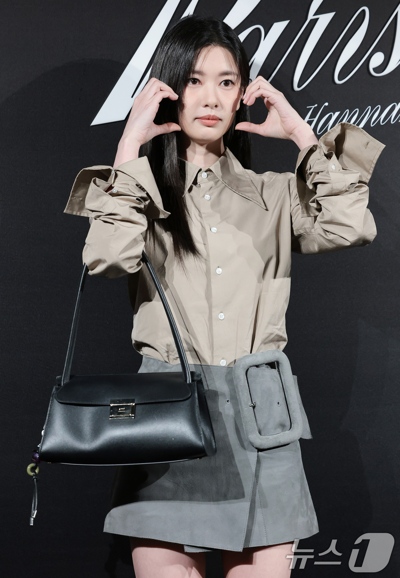 (서울=뉴스1) 권현진 기자 = 배우 정소민이 9일 서울 한남동에 위치한 한 패션 브랜드 플래그십 스토어 오픈 행사에 참석해 포즈를 취하고 있다. 2026.4.9/뉴스1