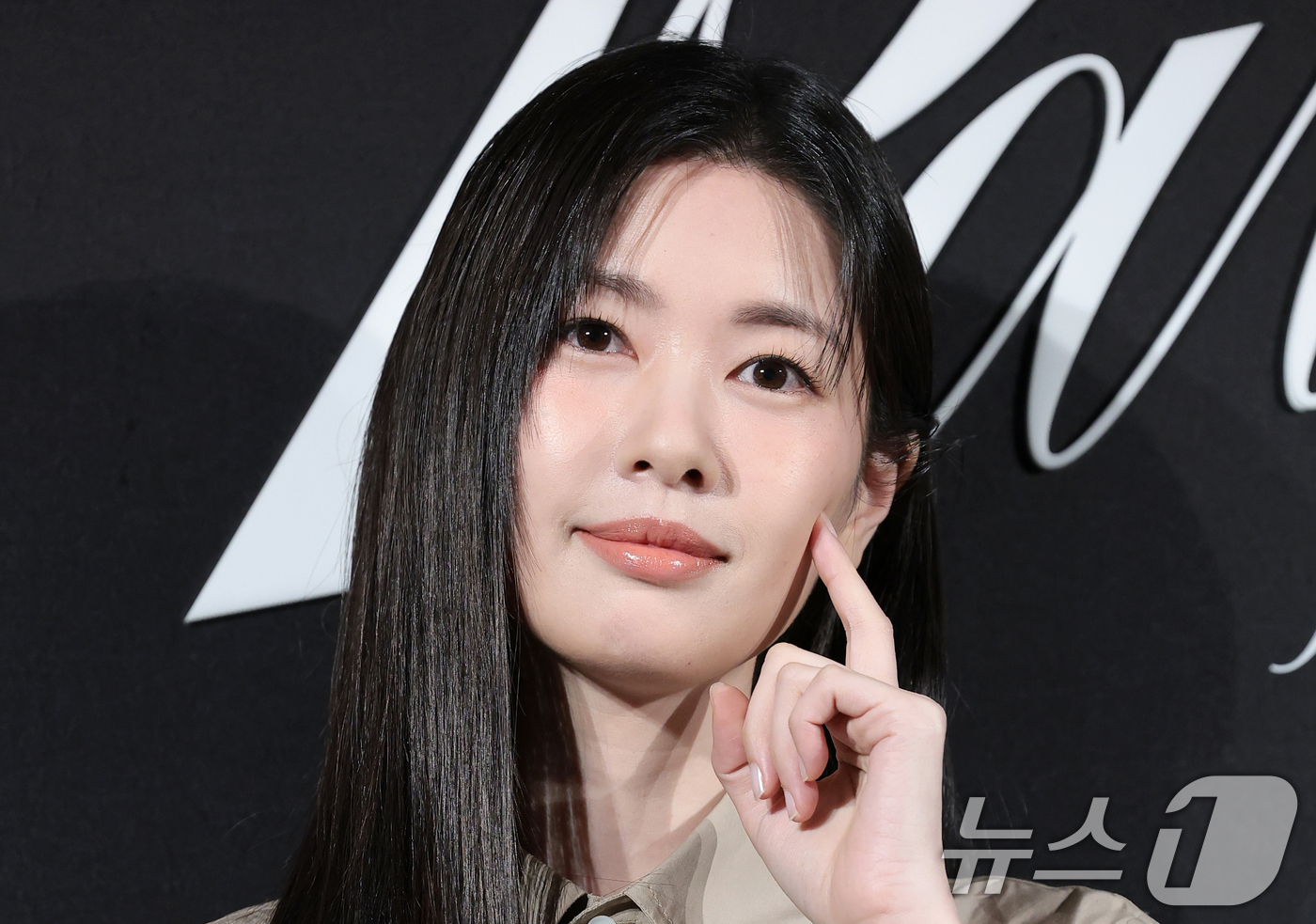 (서울=뉴스1) 권현진 기자 = 배우 정소민이 9일 서울 한남동에 위치한 한 패션 브랜드 플래그십 스토어 오픈 행사에 참석해 포즈를 취하고 있다. 2026.4.9/뉴스1