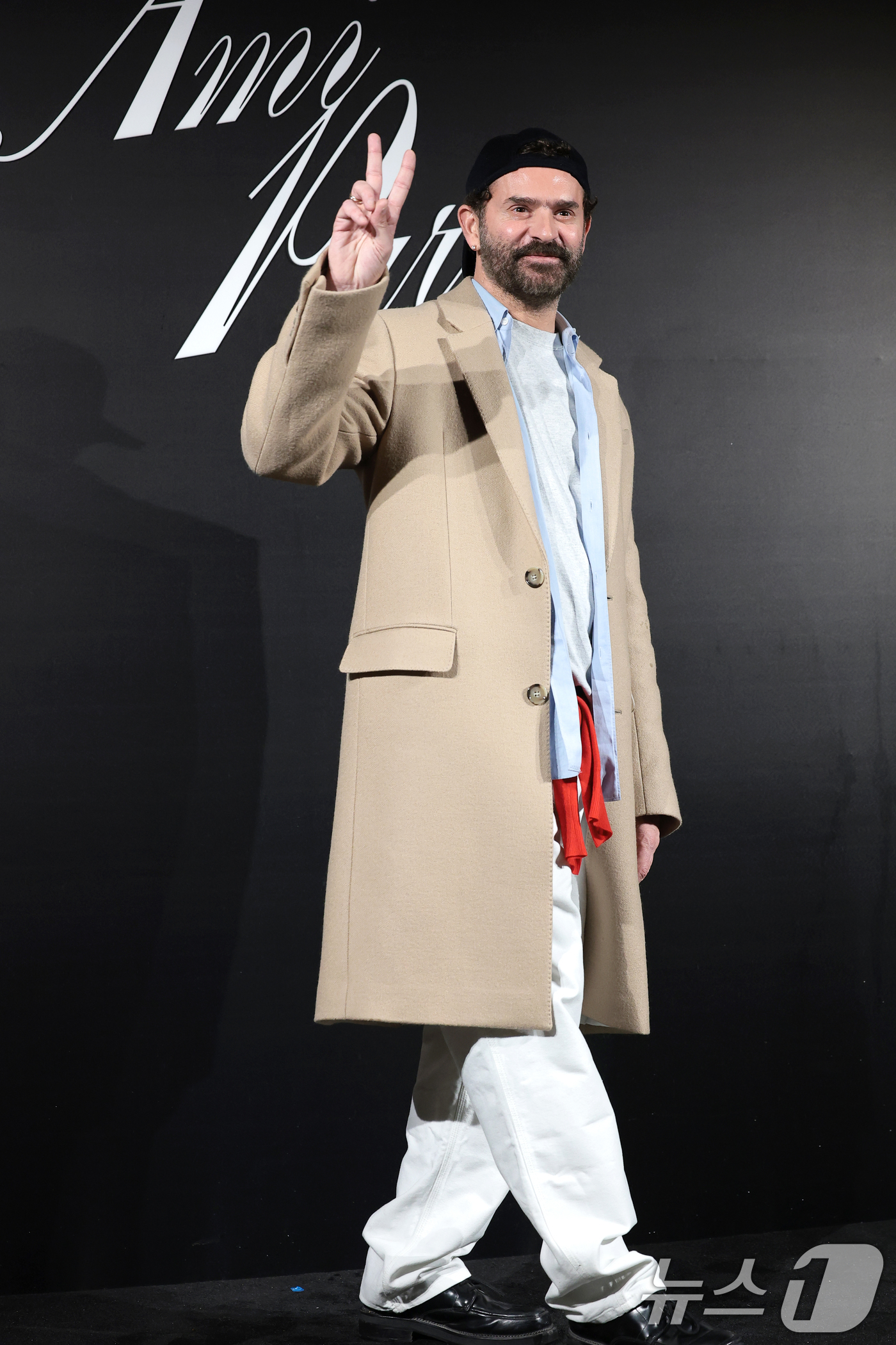 (서울=뉴스1) 권현진 기자 = 브랜드 설립자이자 디자이너인 알렉상드르 마티우시(Alexandre Mattiussi)가 9일 서울 아미(AMI PARIS) 한남 플래그십 스토어에서 …