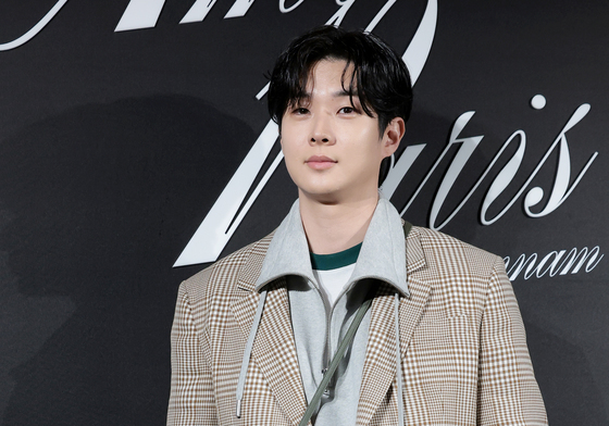 최우식, 훈훈한 남친룩