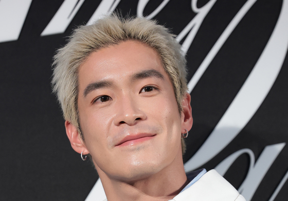 태국 배우 알렉, 근사한 케이 하트