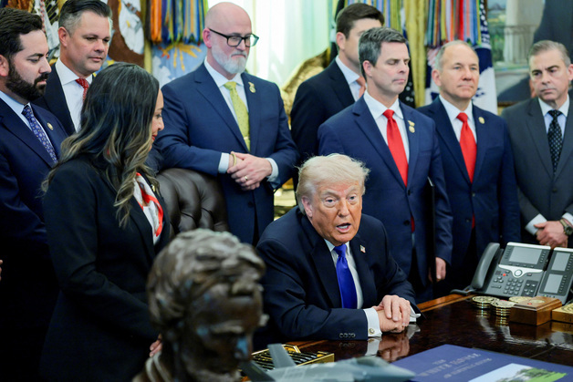 트럼프 "이란, 합의하고 싶어 안달…핵물질 美가 반드시 탈취"