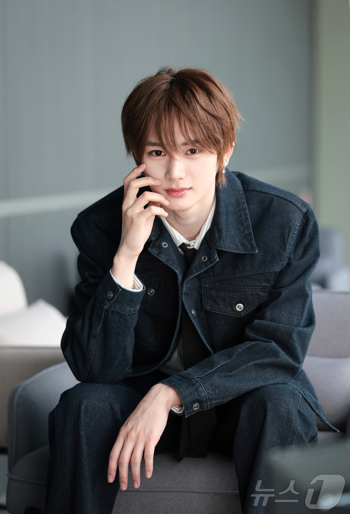 서울=뉴스1 권현진 기자 = 그룹 알파드라이브원(ALD1)의 안신이 서울 마포구 웨이크원 엔터테인먼트 연습실에서 열린 뉴스1과의 인터뷰에 앞서 포즈를 취하고 있다. 2026.5.2 …