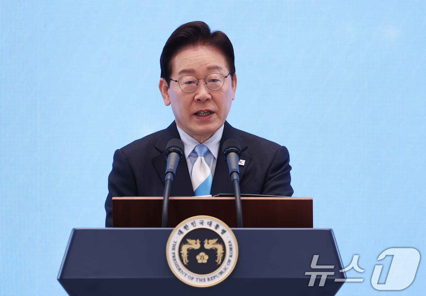 (서울=뉴스1) 허경 기자 = 이재명 대통령이 1일 청와대 영빈관에서 열린 2026 노동절 기념식에서 기념사를 하고 있다. 2026.5.1/뉴스1