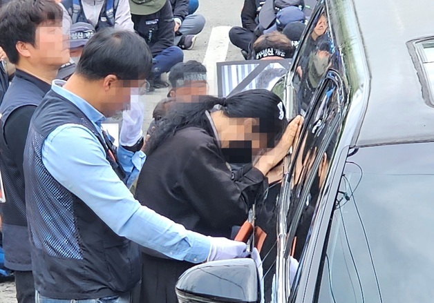 "잘 보내줘야죠"…유족·동료 함께한 화물연대 조합원 추모제