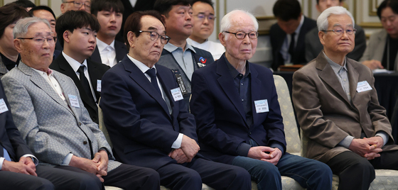 노동절 기념식 참석한 노동계 원로들