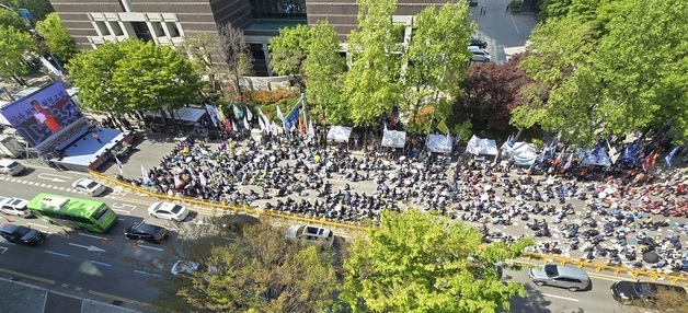 "원청교섭 쟁취하자"…첫 노동절, 인천 도심 5000명 행진에 차로 '혼잡'