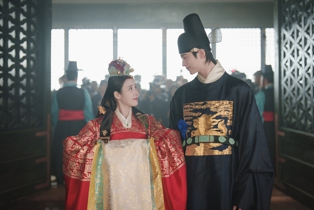 '대군부인' 아이유♥변우석, 드디어 국혼…화려한 혼례식 공개