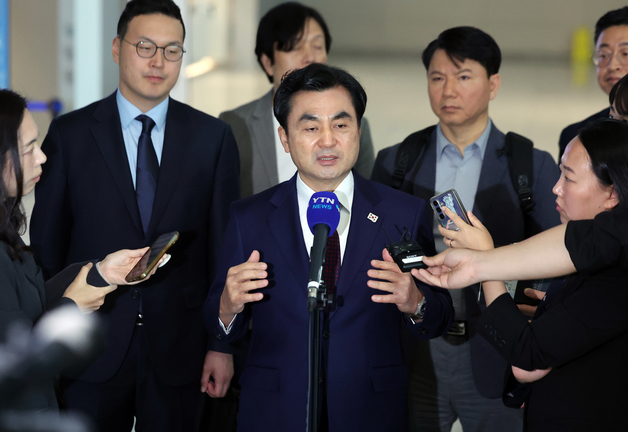 안규백 국방장관, 美 해군성 장관대행 접견…핵잠 등 현안 논의