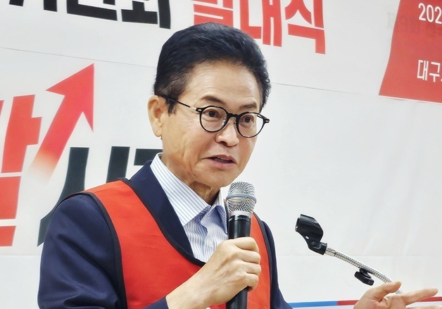 발언하는 이철우