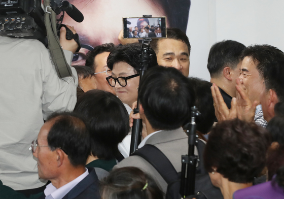 선거사무소 개소식 참석하는 한동훈