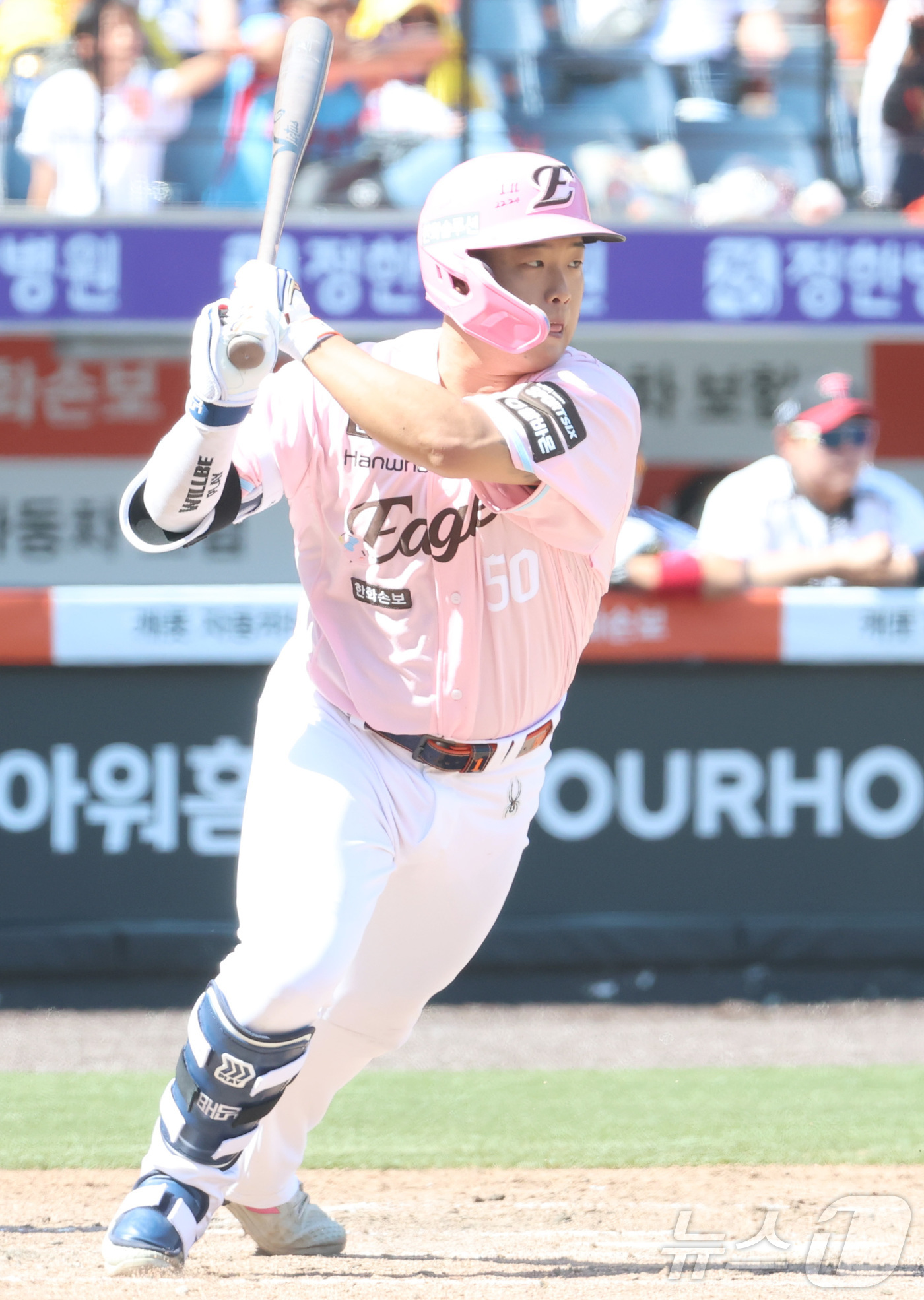 (대전=뉴스1) 김기남 기자 = 10일 대전 한화생명볼파크에서 열린 2026 신한 SOL KBO리그 LG 트윈스와 한화 이글스의 경기에서 한화 3회말 무사 1,3루에서 강백호가 병 …