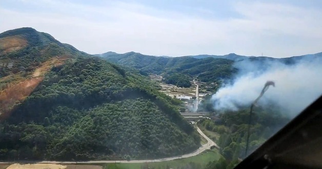 여주 야산 화재 인근 주택으로 번져…2명 부상
