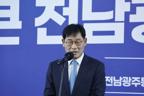 인사말하는 주은기 전 삼성전자 부사장