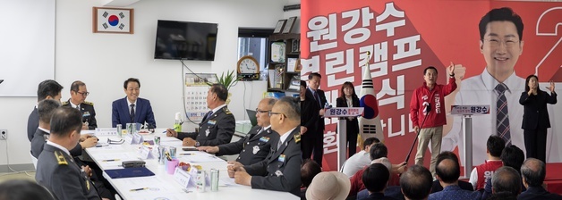 강원지사 선거 D-24…우상호 '정책행보' vs 김진태 '원주 세 결집'(종합)