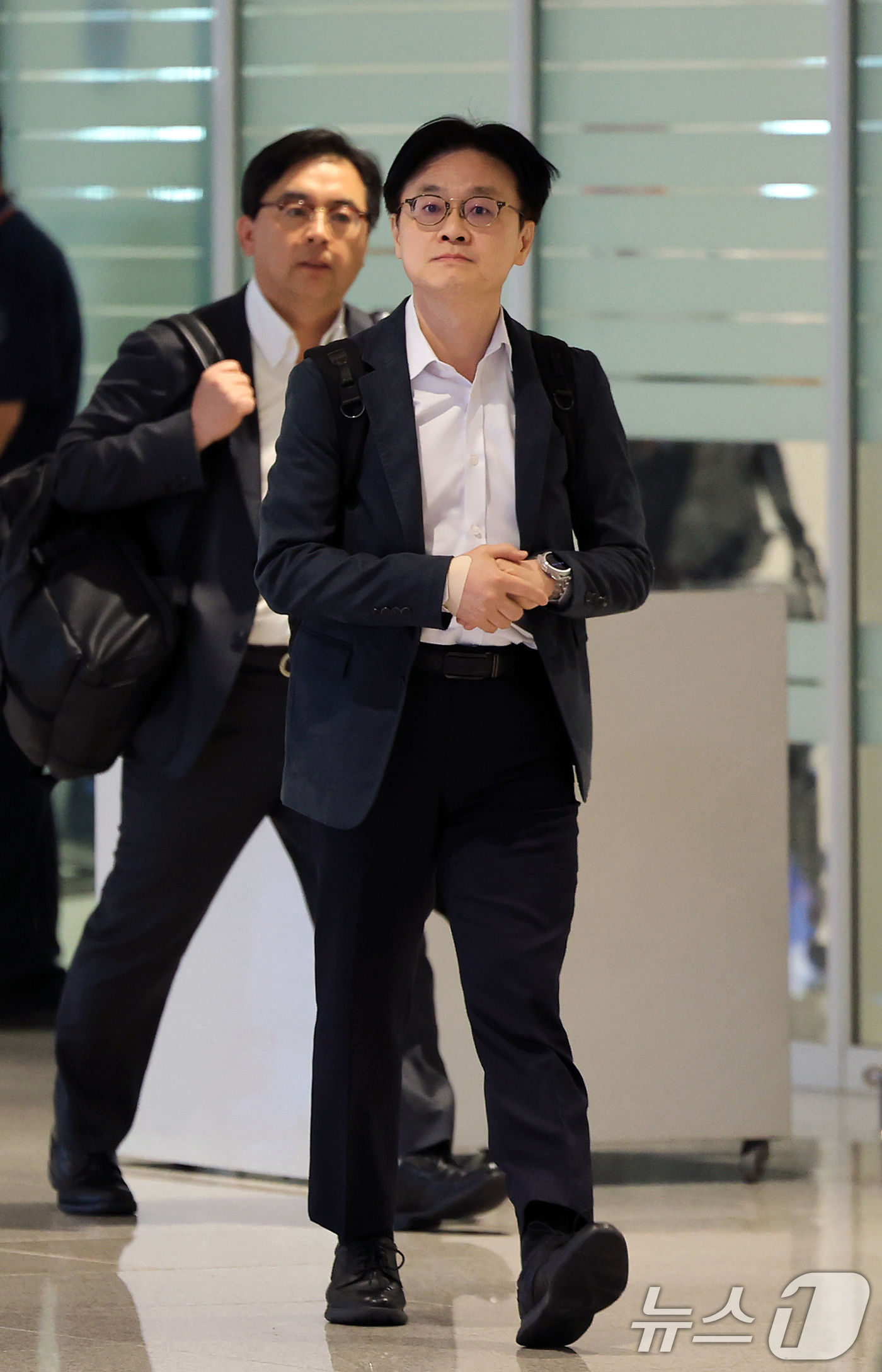 (인천공항=뉴스1) 이호윤 기자 = 김정관 산업통상부 장관이 대미 전략적 투자 프로젝트를 비롯한 양국 산업·통상 분야 협력 강화방안 협상을 마치고 10일 인천국제공항 2터미널로 귀 …