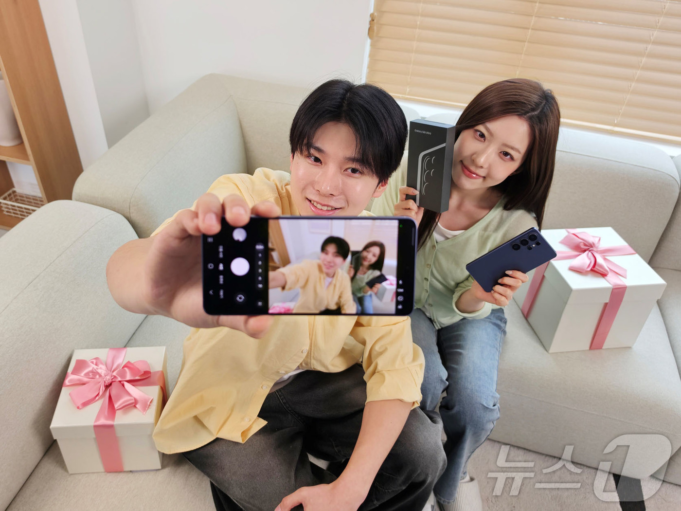 (서울=뉴스1) = 삼성전자는 5월 가정의 달을 맞아 지난 달 23일부터 진행 중인 '갤럭시 S26 패밀리 페스타' 행사 기간을 고객 성원에 힘입어 오는 31일까지 연장하고 신규 …