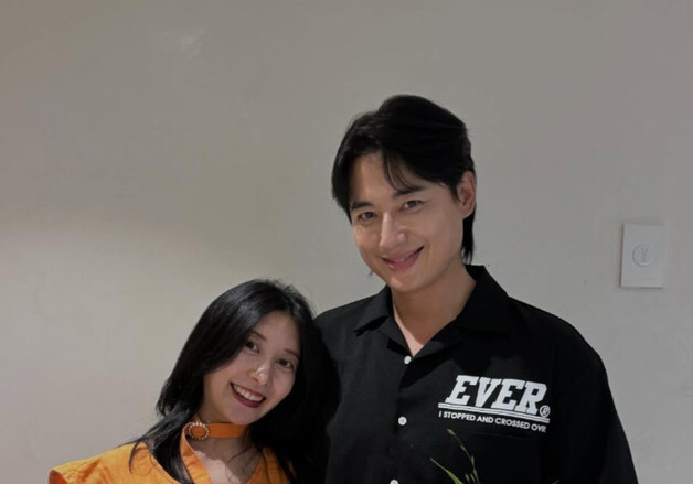 "무염한다더니 짬뽕줘"…이지훈♥아야네, 어린이집 저격 사과에도 논란 여전 왜