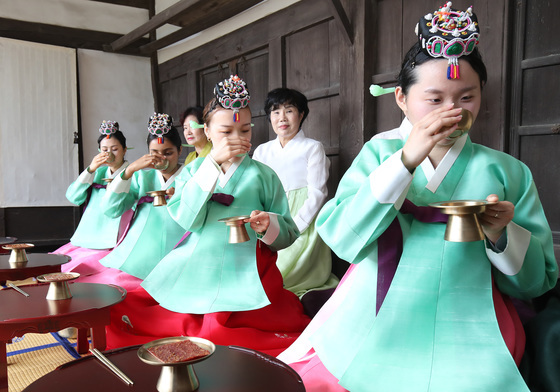 우리도 이젠 어엿한 성년