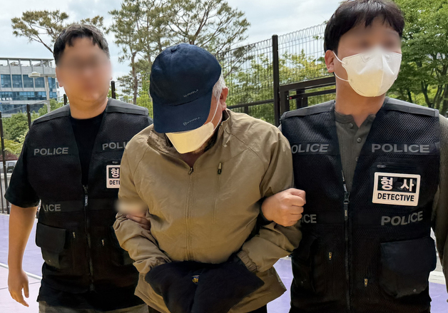 "문 안 열려 철수"…청주 노래방 살인 경찰 대응 논란