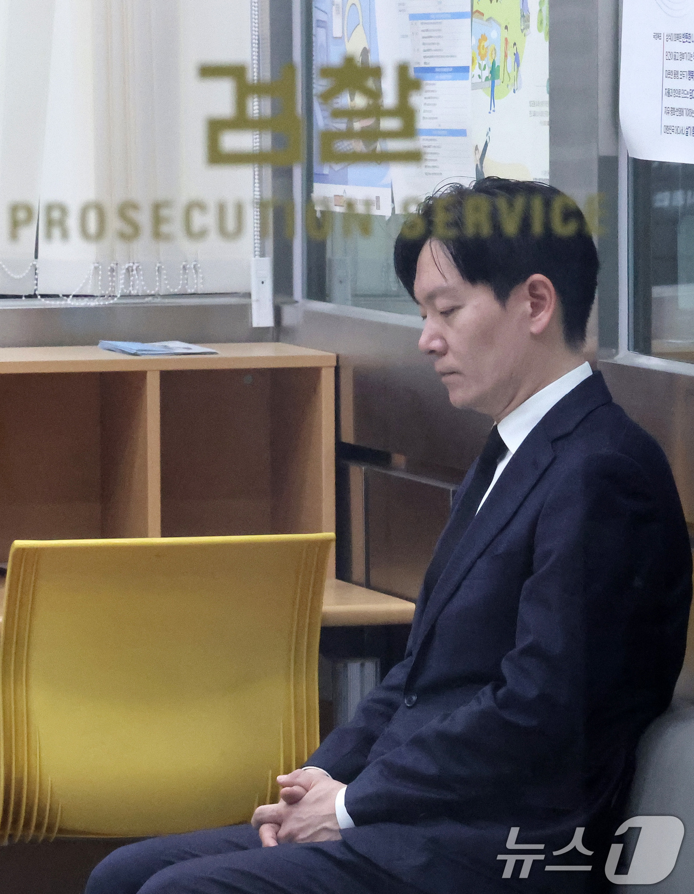 (서울=뉴스1) 김성진 기자 = 쌍방울 대북송금 사건 수사 과정에서 '연어 술파티 진술 회유 의혹'을 받는 박상용 인천지검 부부장검사가 11일 서울 서초구 대검찰청에서 열리는 감찰 …