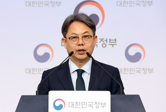 "5급 승진 평균 9년→단축"…성과 좋은 공무원 '패스트트랙' 도입(종합)