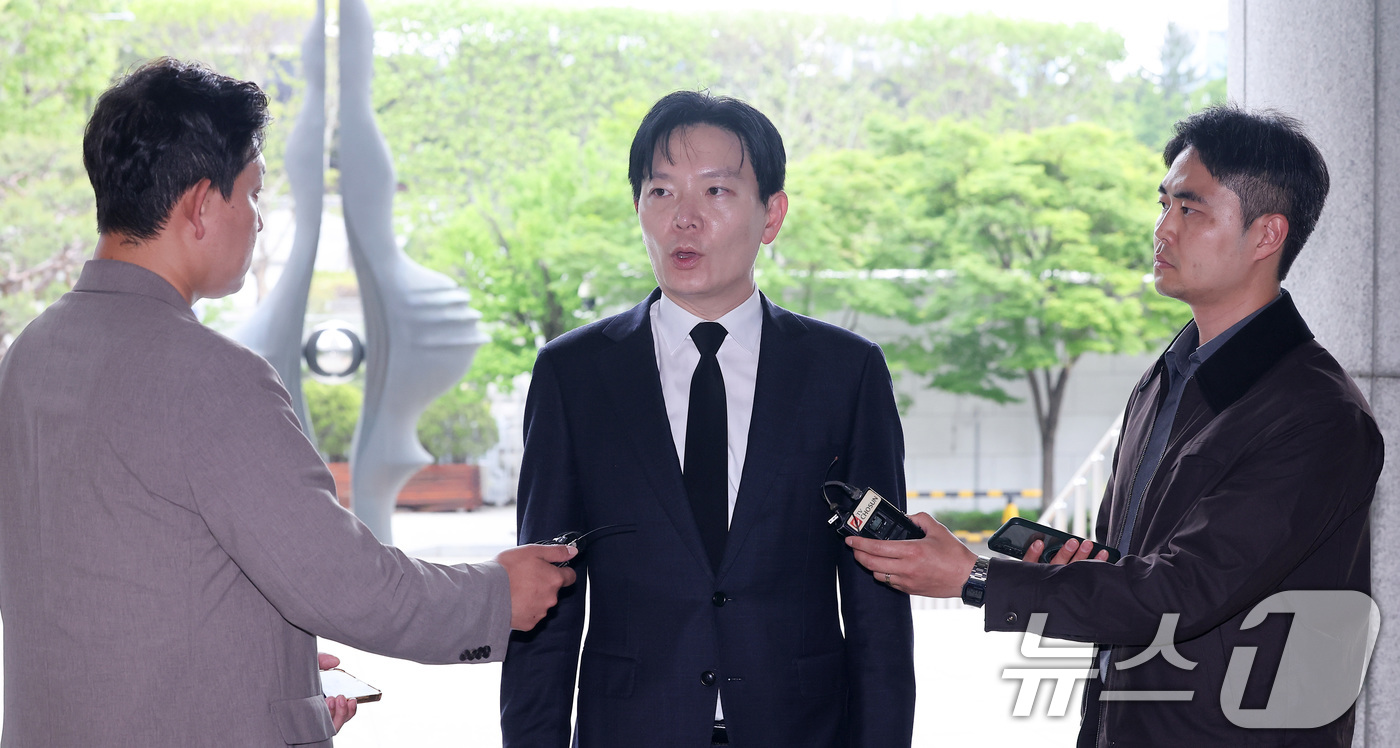 (서울=뉴스1) 김성진 기자 = 쌍방울 대북송금 사건 수사 과정에서 '연어 술파티 진술 회유 의혹'을 받는 박상용 인천지검 부부장검사가 11일 서울 서초구 대검찰청에서 열리는 감찰 …