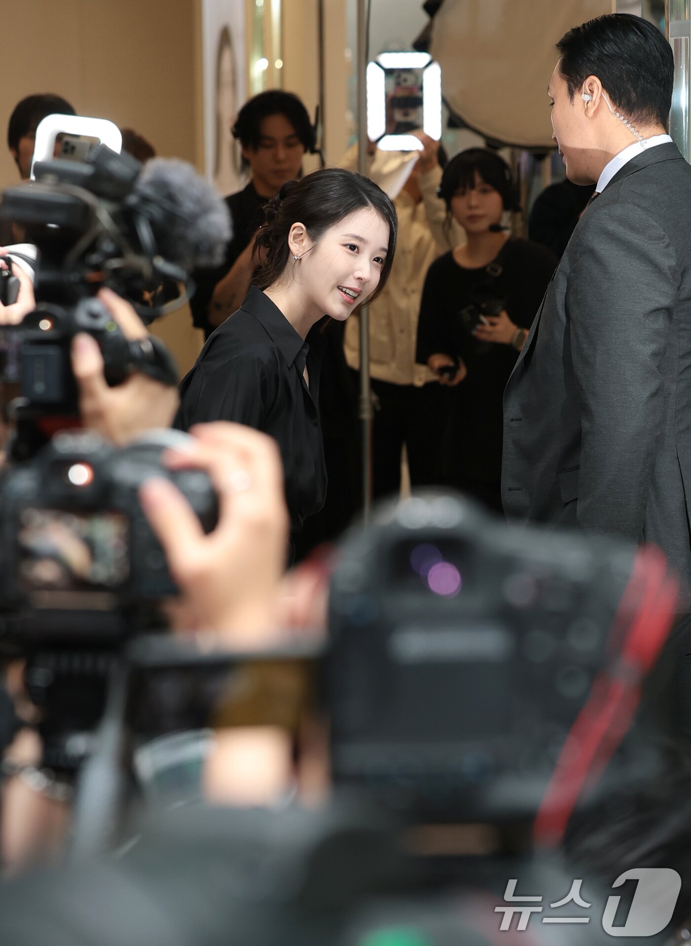 아이유, 사랑스러운 대군부인