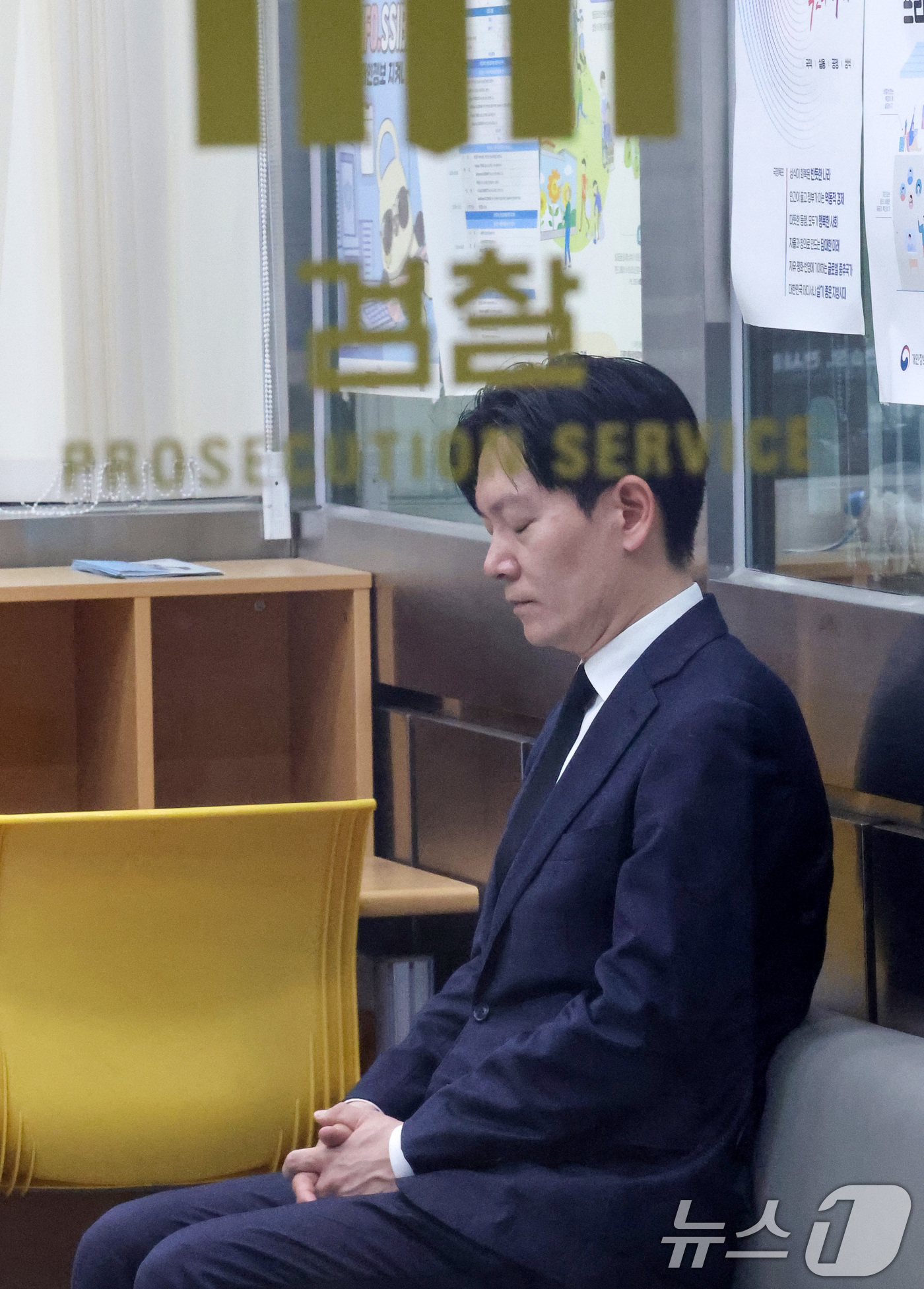 (서울=뉴스1) 김성진 기자 = 쌍방울 대북송금 사건 수사 과정에서 '연어 술파티 진술 회유 의혹'을 받는 박상용 인천지검 부부장검사가 11일 서울 서초구 대검찰청에서 열리는 감찰 …